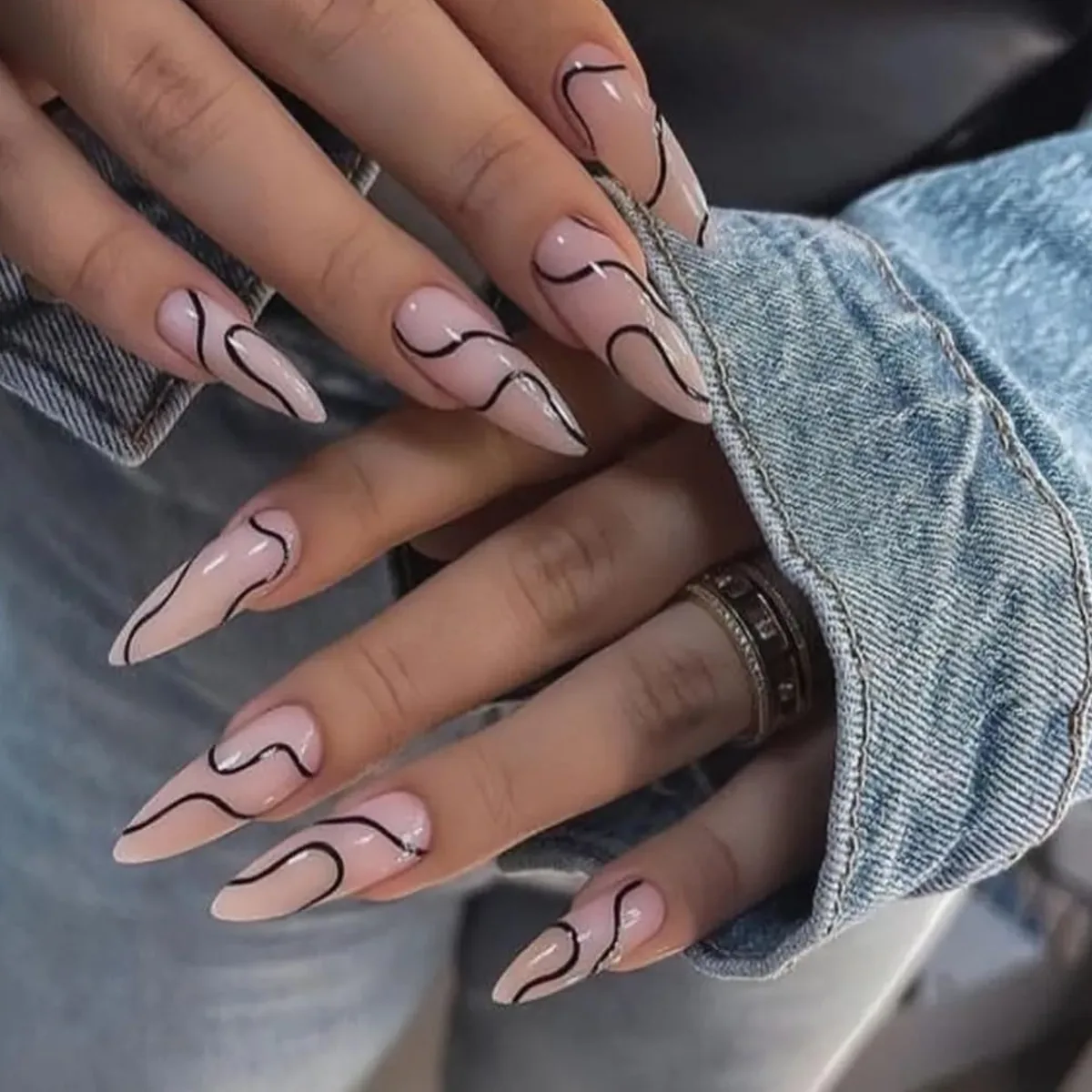 Elegante Nail Art von BEYOND NAILS