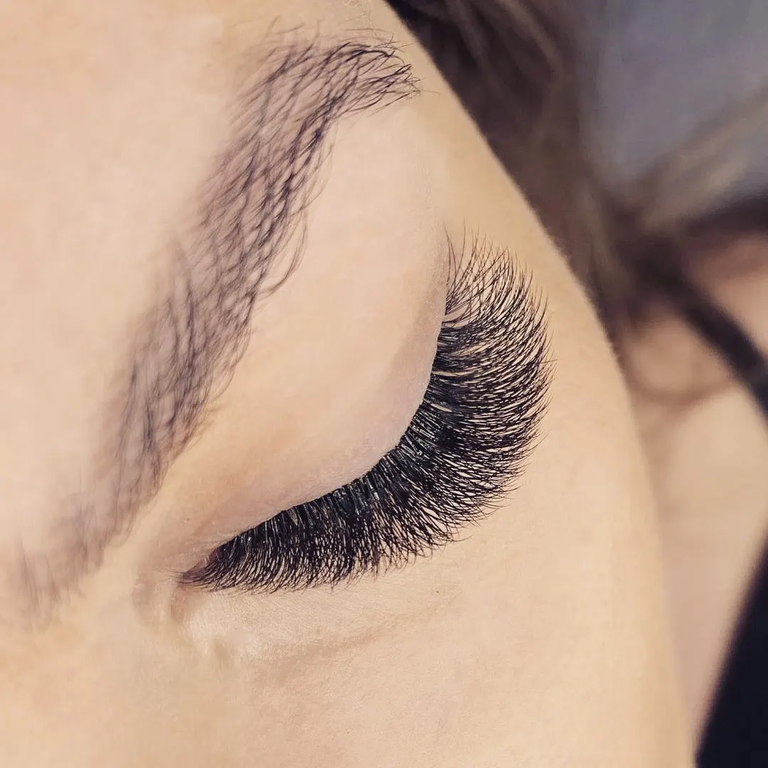 Wimpernverlängerung in Detailansicht
